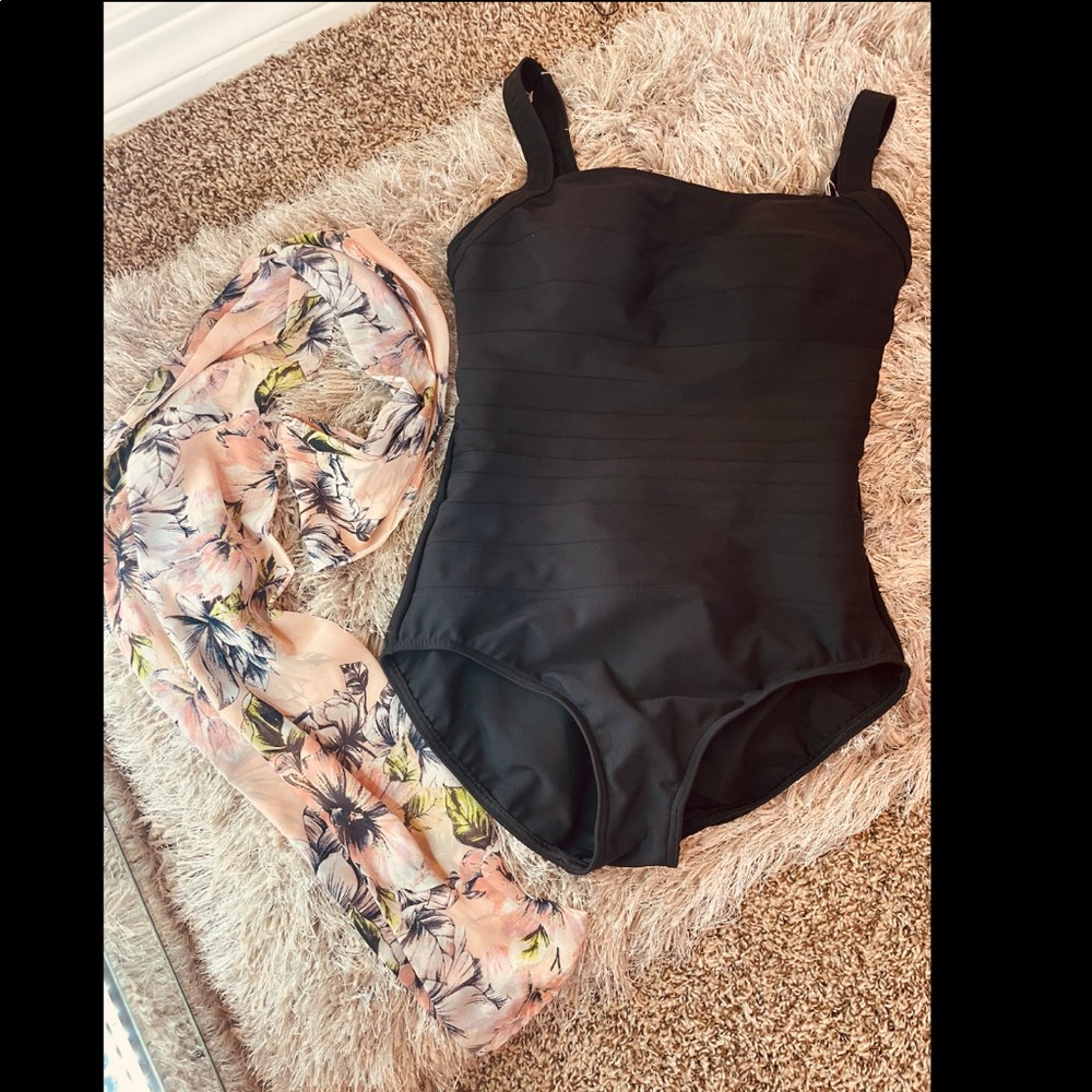 NWT Miracle Suit Spectra Band One Piece Swimsuit